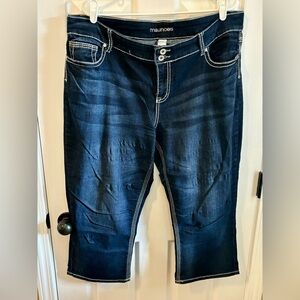 Maurice’s plus size 20W lightweight dark wash capris stretch fabric denim